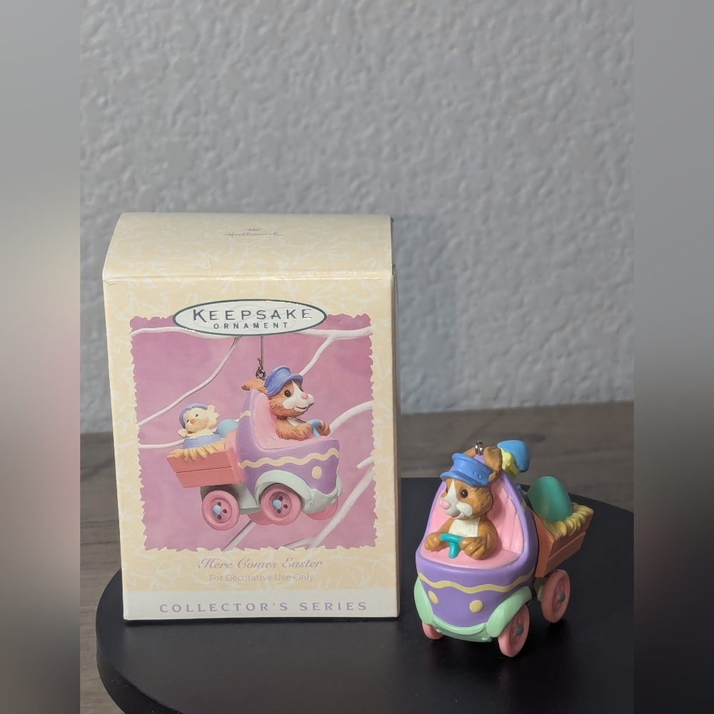 Hallmark Here Comes Easter Ornament Bunny & Chick In A Car 1996 Series 3